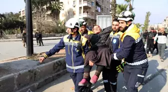 Halep'te sivillerin güvenli geçişi için 'iki insani geçidin' yeniden açıldığı duyuruldu