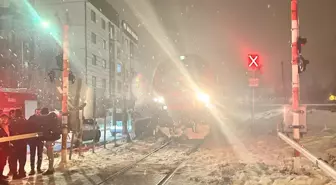 Kars'ta manevra yapan tren çocuğa çarptı