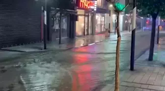 Kırklareli'nde sağanak yağış hayatı olumsuz etkiledi: Cadde ve sokaklar göle döndü