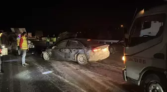 Sakarya'da otomobil ile minibüsün çarpıştığı kazada 1 kişi öldü, 3 kişi yaralandı