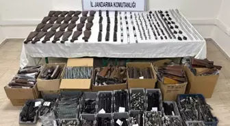 Tabanca ve tüfek parçaları ele geçirildi