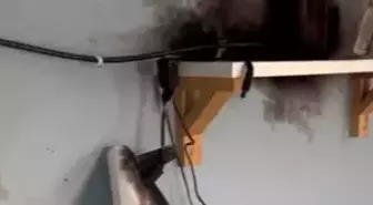 Turgutlu'da bir eve yıldırım düştü