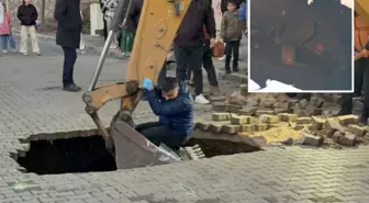 Manisa'da çöken yolda insan kafatası ve kemikler bulundu