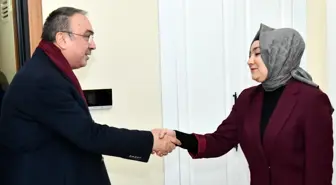 15 Temmuz şehidinin kızını ziyaret eden Vali: 'Onlar sayesinde milli irade gasp edilemedi'