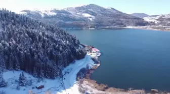 Abant Gölü Milli Parkı'nda Kar Yağışı Sonrası Beyaz Güzellik