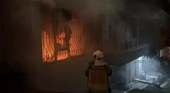 Ankara'da Psikolojik Sorunları Olan Kadın, Evini Ateşe Verip Yangını İzledi