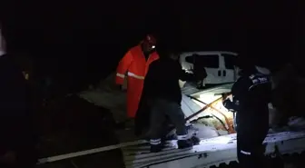 Antalya'da etkili olan hortum bazı ev ve seralara zarar verdi