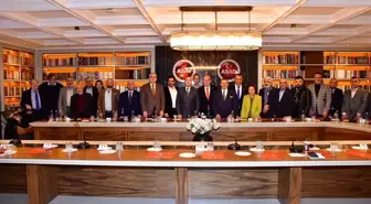 ASAVTALKS serisine konuk olan Emekli Tümamiral Cihat Yaycı, küresel gelişmeler ve Türkiye'nin rolünü ele aldı