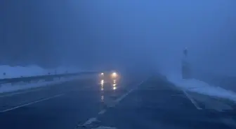 Bolu Dağı'nda sis ve hafif kar yağışı