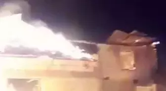 Erzurum'da Kışın Kullanılmayan Ev ve Ahır Yanarak Kül Oldu