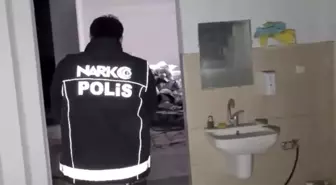 Eski fabrika binasını uyuşturucu imalathanesine çevirmiş: 130 kilo uyuşturucu ele geçirildi