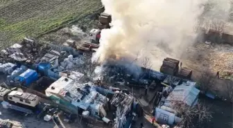 Geri dönüşüm tesisinde çıkan yangın dron kamerasında