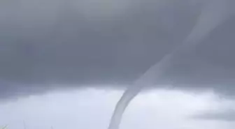 Hatay'da hortum çıktı; denizde dev dalgalar oluştu