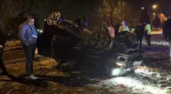 Kütahya'da aynı kavşakta yarım saat arayla 2 otomobil takla attı