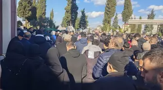 Sakarya'da okulun penceresinden düşerek hayatını kaybeden öğrenci son yolculuğuna uğurlandı