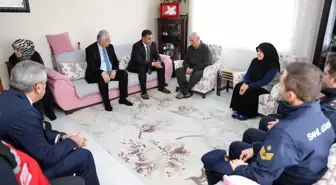 Vali Aslan'dan Şehit Ailesine Veda Ziyareti