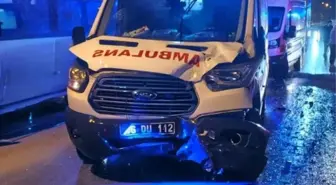 Yozgat'ta ambulans ile 2 otomobilin çarpıştığı kazada 7 kişi yaralandı