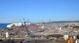 Aliağa Gemi Söküm Bölgesi'nde iş kazası: 1 işçi hayatını kaybetti