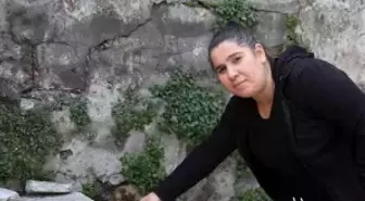 Annesinin yanındayken duvarın üzerindeki telefonu çaldı