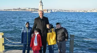 Bakan Ersoy, Sivas'ta kardan 'Kız Kulesi' yapan çocukları İstanbul'da ağırladı