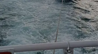 Çanakkale Boğazı'nda arızalanıp sürüklenen tekne kurtarıldı