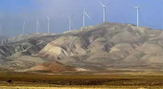 Çinli Firmanın Azerbaycan'da İnşa Ettiği Hızı-Abşeron Rüzgar Enerjisi Santrali Hizmete Açıldı