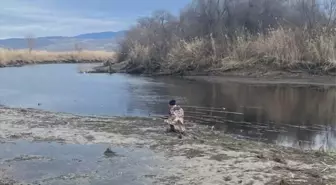 Çorum'da avlanırken bataklığa saplanan kişiyi jandarma kurtardı