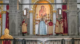 Diyarbakır'da Surp Giragos Ermeni Kilisesi'nde Noel ayini yapıldı