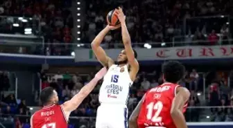 EA7 Emporio Armani Milan - Anadolu Efes: 87-74
