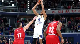 EA7 Emporio Armani Milan - Anadolu Efes: 87-74