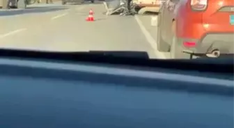 Edirne'de peş peşe kazalar: Hamzabeyli yolunda otomobil tıra çarptı, Demirhamlı'da tır sulama kanalında durabildi