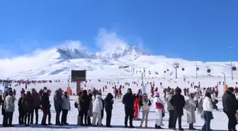 Erciyes Kayak Merkezi'nde Hafta Sonu Yoğunluğu
