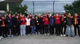 Galatasaraylı taraftarlar Süper Kupa finali için stada geldi