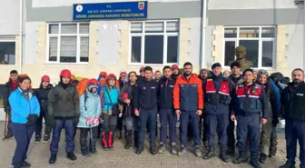 Kamp için çıktıkları dağda mahsur kalan 24 kişiyi AFAD ekipleri kurtardı