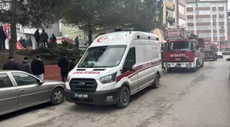 Karabük'te apartmanda çıkan yangında mahsur kalan 8 kişi kurtarıldı