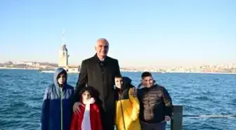 Kültür ve Turizm Bakanı Ersoy, kardan 'Kız Kulesi' yapan çocukları İstanbul'da ağırladı