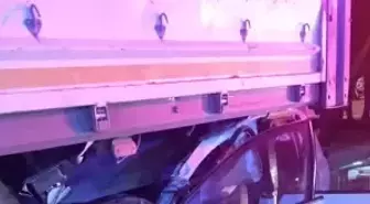 Manisa'da otomobil, yayaya ve TIR'a çarptı; 1'i ağır 3 yaralı