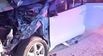 Manisa'da otomobil, yayaya ve TIR'a çarptı; 1'i ağır 3 yaralı