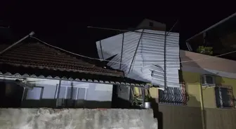 Manisa'da sağanak ve fırtına etkili oluyor