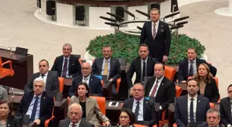 Özgür Özel'den, CHP'nin TBMM'deki 'Emekli nöbeti'ne destek