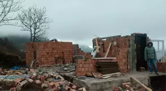 Salıpazarı'nda kuvvetli rüzgar etkili oldu