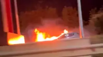 Sancaktepe'de otomobil alev alev yandı