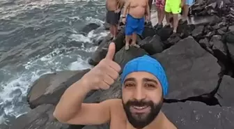 Sarayburnu'nda lodosa rağmen denize girdiler