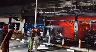 Albüm: Tayland'ın Güney Sınırında 11 Benzin İstasyonu Kundaklandı