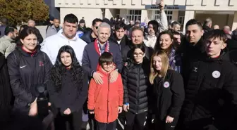 Ardahan'a atanan Vali Mehmet Fatih Çiçekli'yi uğurlama töreninde duygu dolu anlar