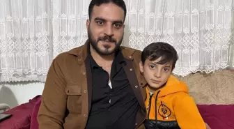 Bayrampaşa'da ambulansa yol açmak için trafiği yönlendiren çocuk ve babası konuştu