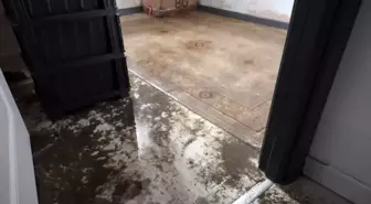 Beylikdüzü'nde 2 daireyi su bastı: Bina boşaltıldı