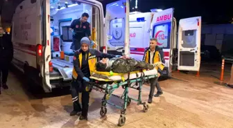 Bursa'da motosiklet yayalara çarptı: 1'i ağır 2 yaralı