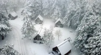 Demirci'nin yüksek kesimlerinde kar etkili oluyor