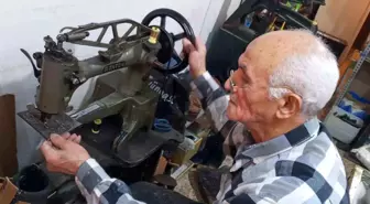 İzmir'de 60 yıllık ayakkabı ustası teknolojiye karşı direniyor